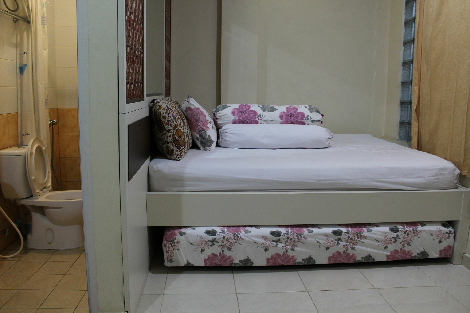 Kantos Guest House Jakarta Buitenkant foto