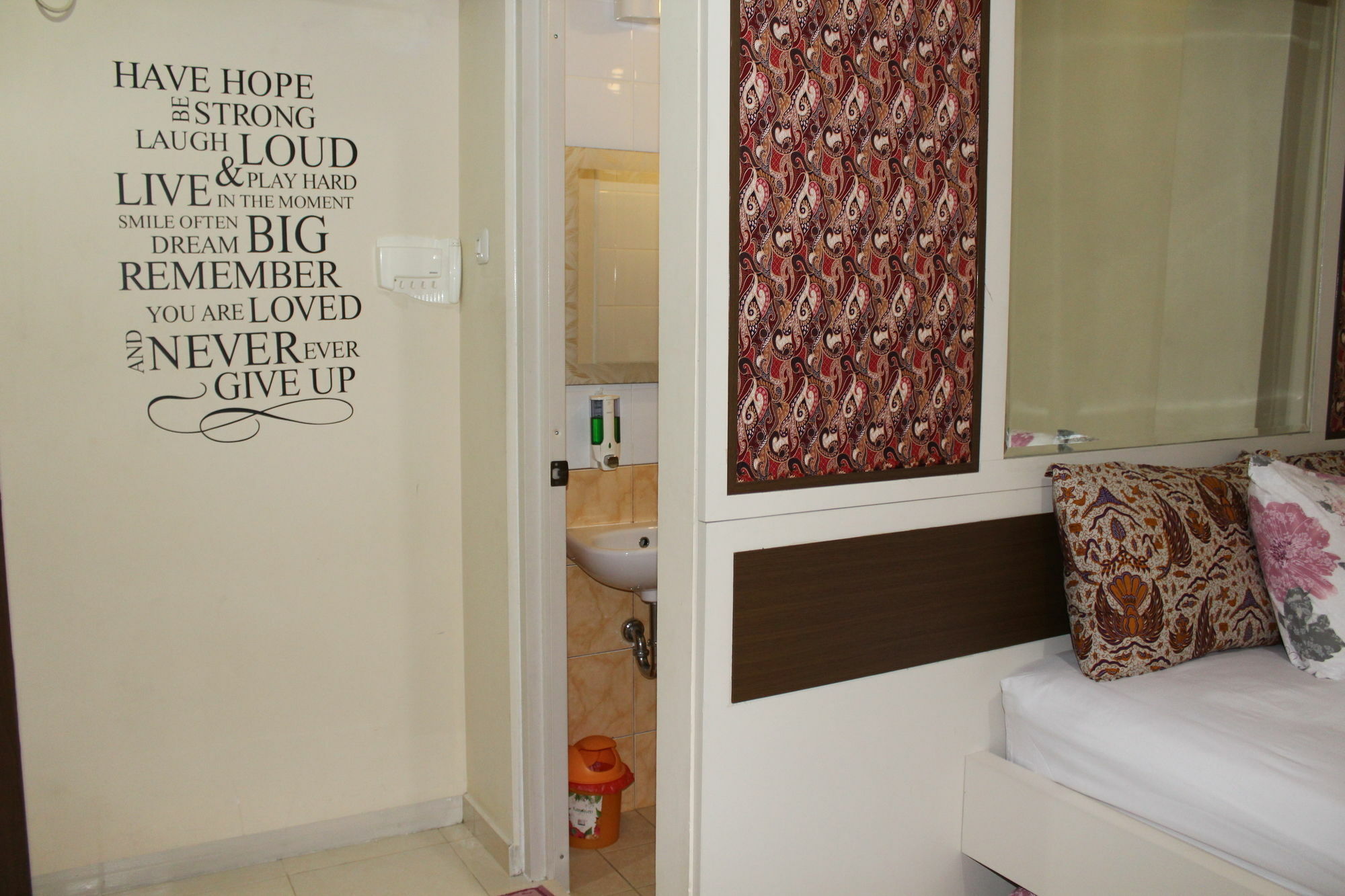 Kantos Guest House Jakarta Buitenkant foto